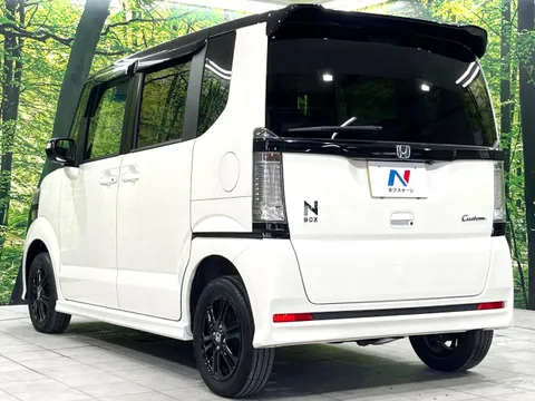 Honda N-BOX Custom