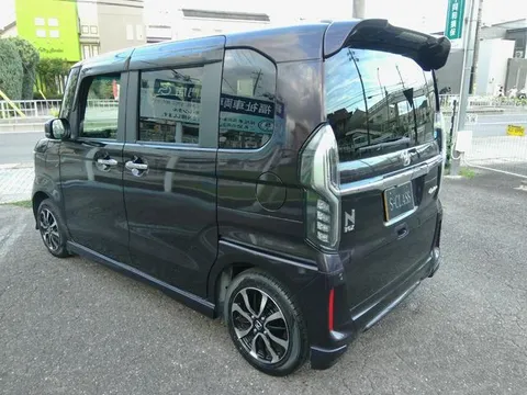 Honda N-BOX Custom