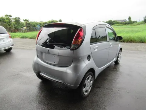 Mitsubishi I