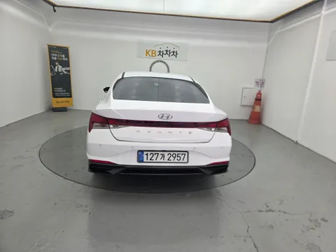 Hyundai Elantra (Avante)