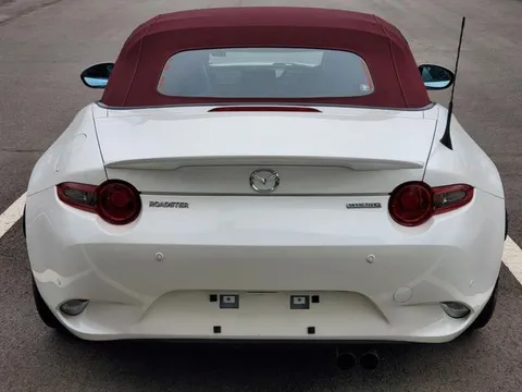 Mazda MX-5 (Roadster)
