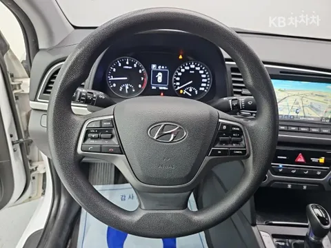 Hyundai Elantra (Avante)