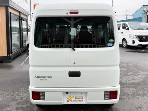 Mitsubishi Minicab Van