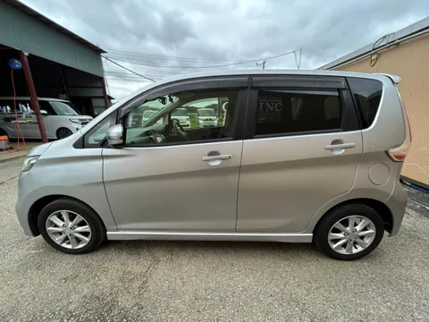 Mitsubishi eK Custom