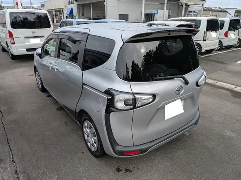 Toyota Sienta