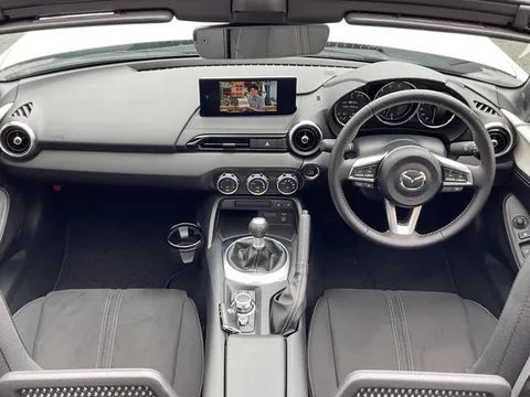 Mazda MX-5 (Roadster)