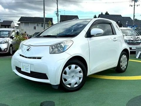 Toyota iQ