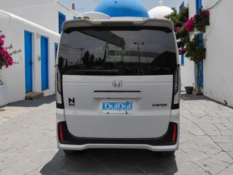 Honda N-BOX Custom