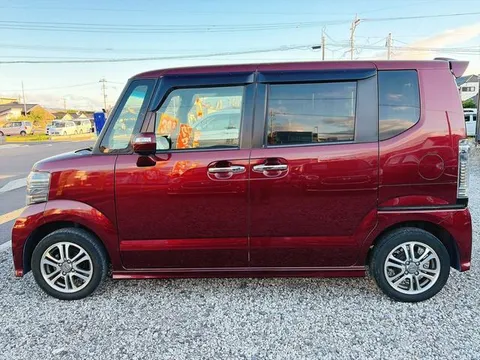 Honda N-BOX Custom