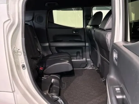 Honda N-BOX Slash