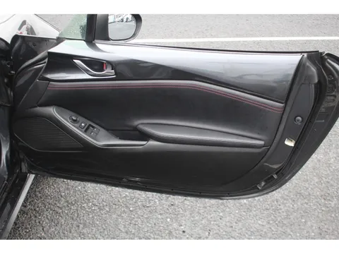 Mazda MX-5 (Roadster)