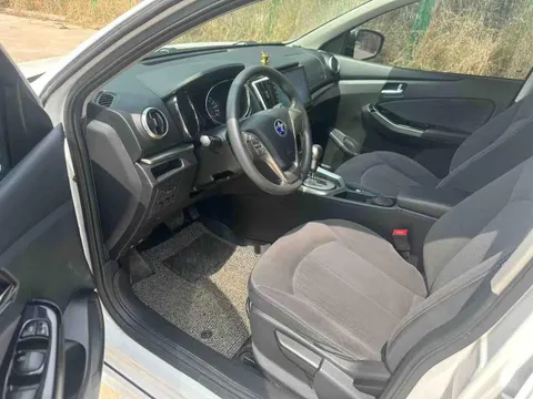 Venucia T70