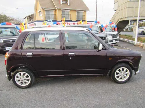 Daihatsu Mira Gino