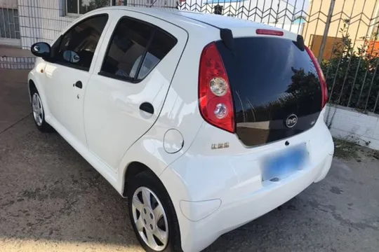 BYD F0