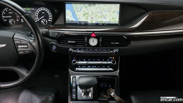 Genesis G90 (EQ900)