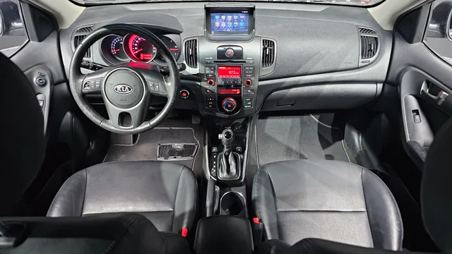 Kia Cerato (Forte)