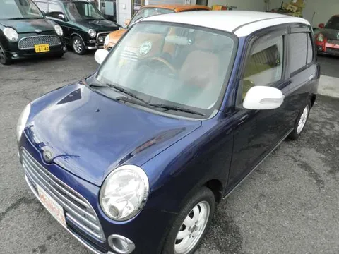 Daihatsu Mira Gino