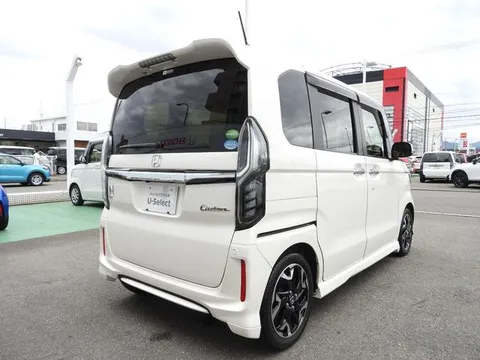 Honda N-BOX Custom