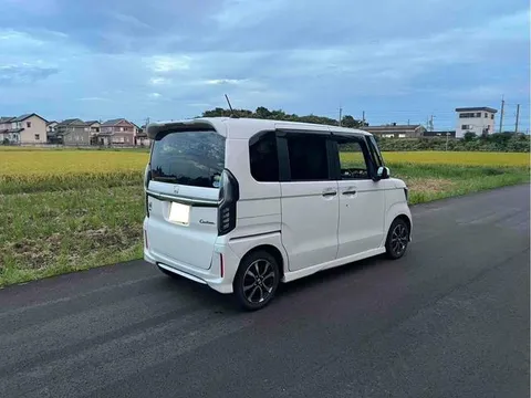 Honda N-BOX Custom