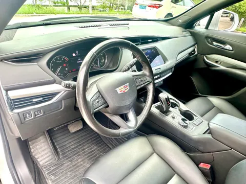 Cadillac XT4
