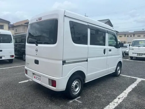 Nissan Clipper Van