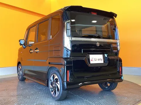 Suzuki Spacia