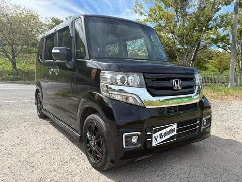 Honda N-BOX Custom