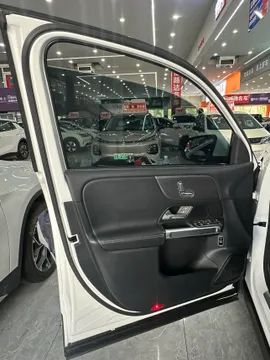 Mercedes-Benz Mercedes-Benz GLB