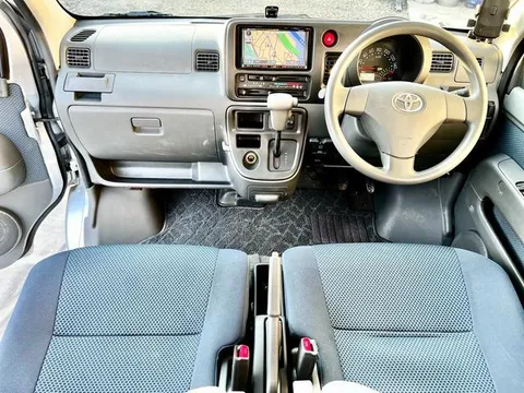 Toyota Pixis Van