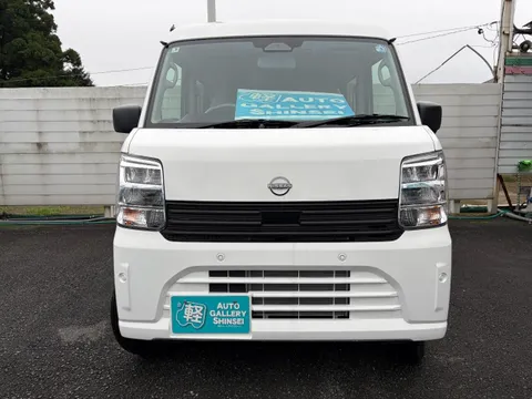 Nissan Clipper Van