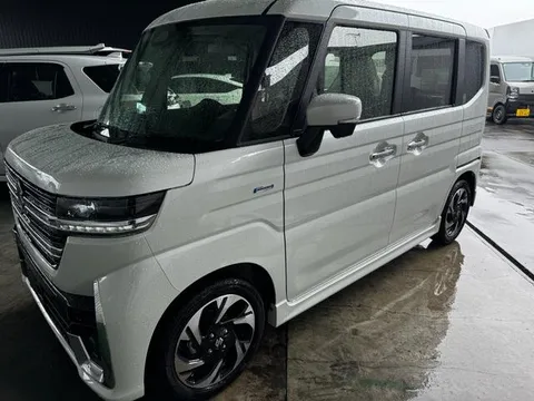 Suzuki Spacia Custom