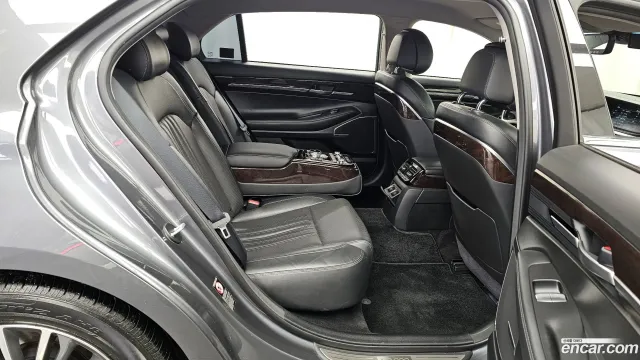 Genesis G90 (EQ900)