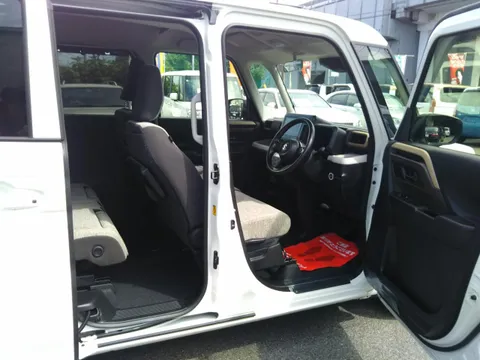 Suzuki Spacia