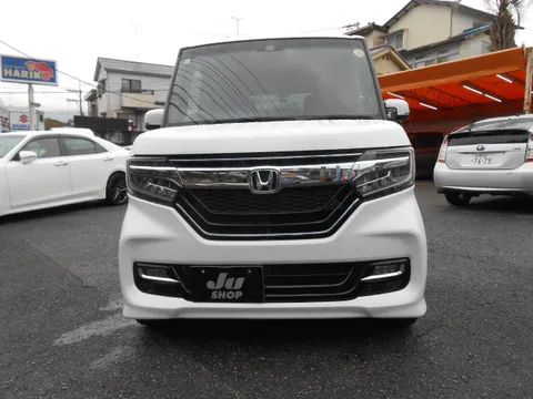 Honda N-BOX Custom