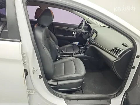 Hyundai Elantra (Avante)