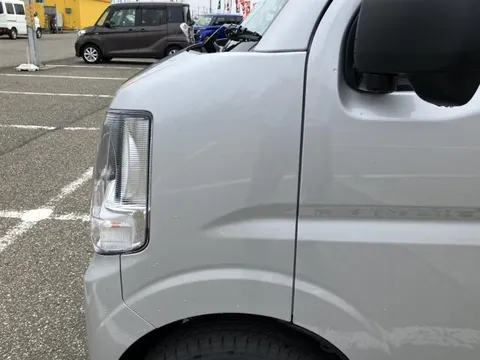 Nissan Clipper Van