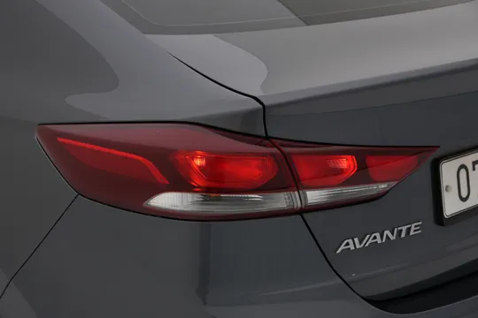 Hyundai Elantra (Avante)