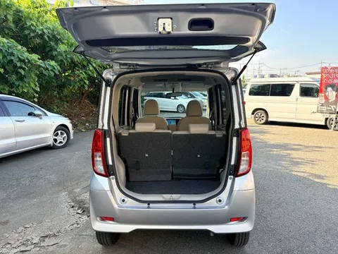 Mitsubishi eK Space