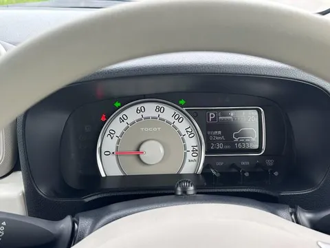 Daihatsu Mira Tocot
