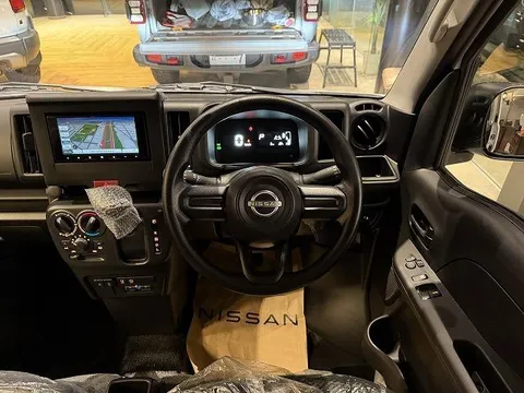 Nissan Clipper Van