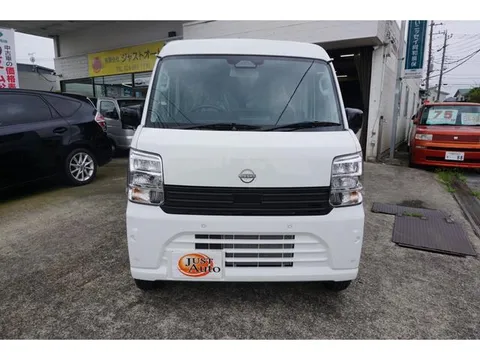 Nissan Clipper Van