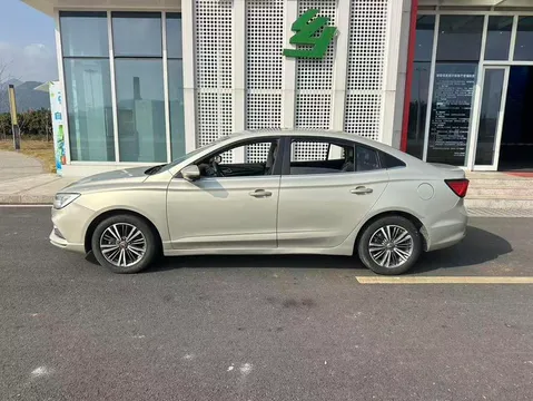 Roewe i5