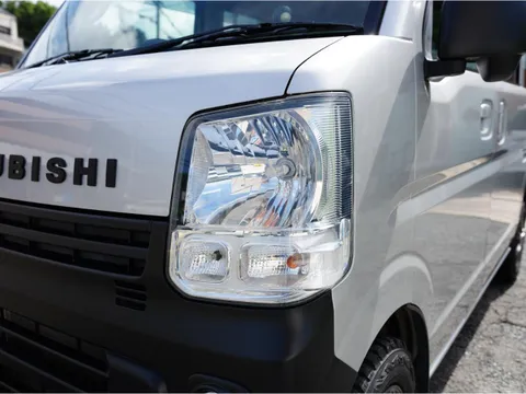 Mitsubishi Minicab Van