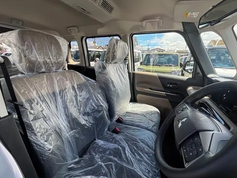 Mitsubishi Delica Mini
