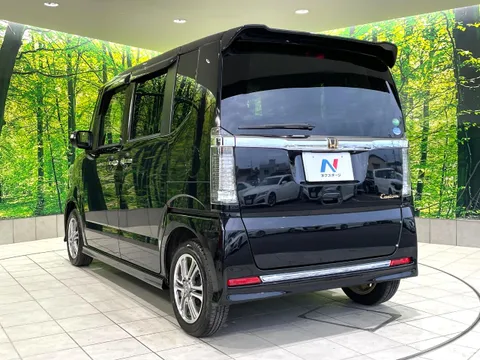 Honda N-BOX Custom
