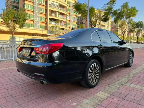 Hongqi H7