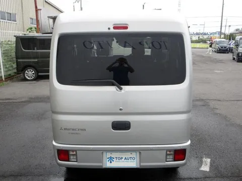 Mitsubishi Minicab Van