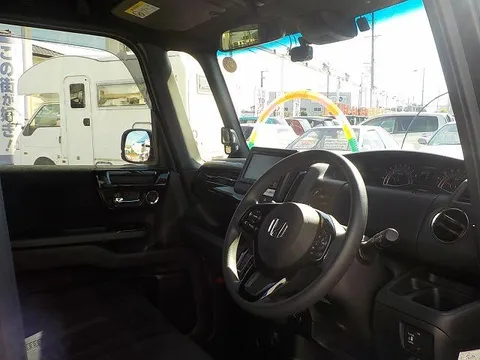 Honda N-BOX Custom