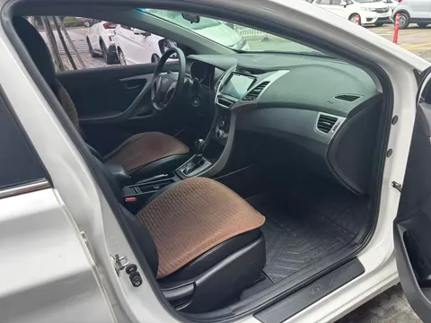 Hyundai Elantra (Avante)