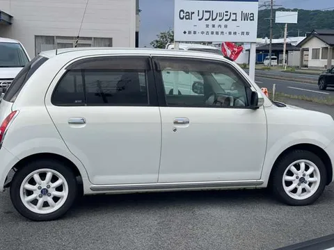 Daihatsu Mira Gino